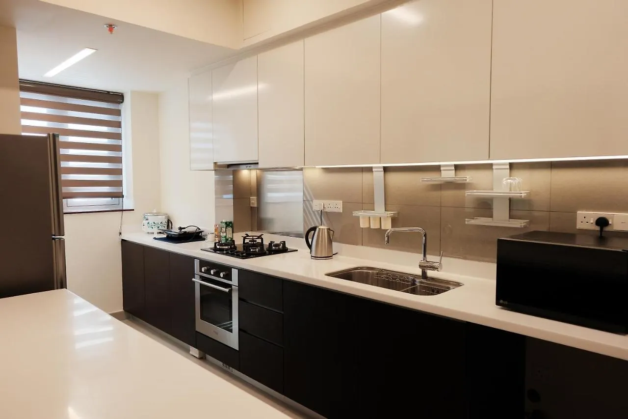 Brand New Water Front Luxury Cinnamon Suites Apartment In Heart Of Colombo City