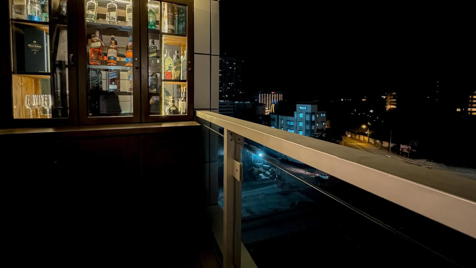 Brand New Water Front Luxury Cinnamon Suites Apartment In Heart Of Colombo City 0*,  Sri Lanka