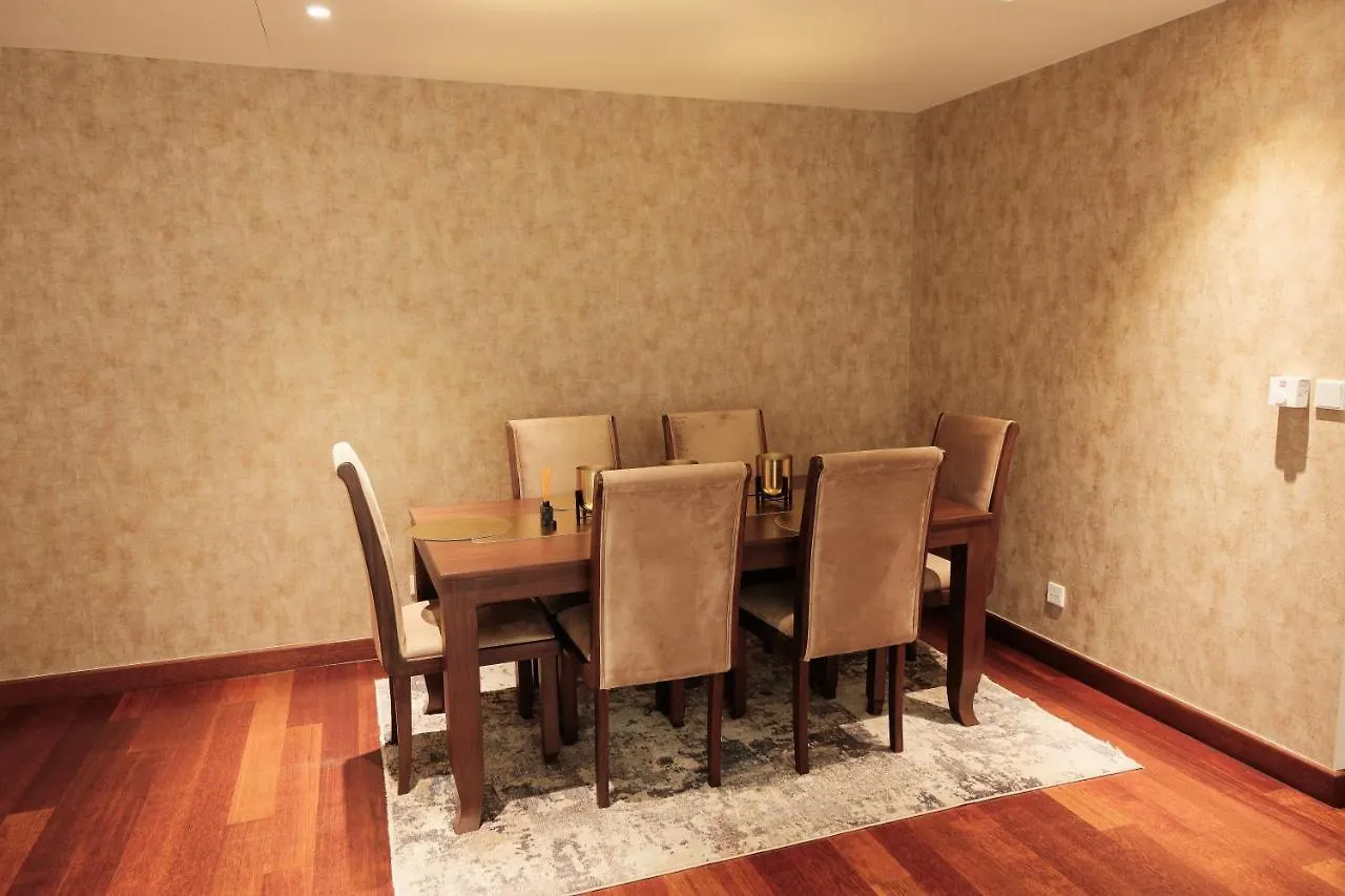 Brand New Water Front Luxury Cinnamon Suites Apartment In Heart Of Colombo City