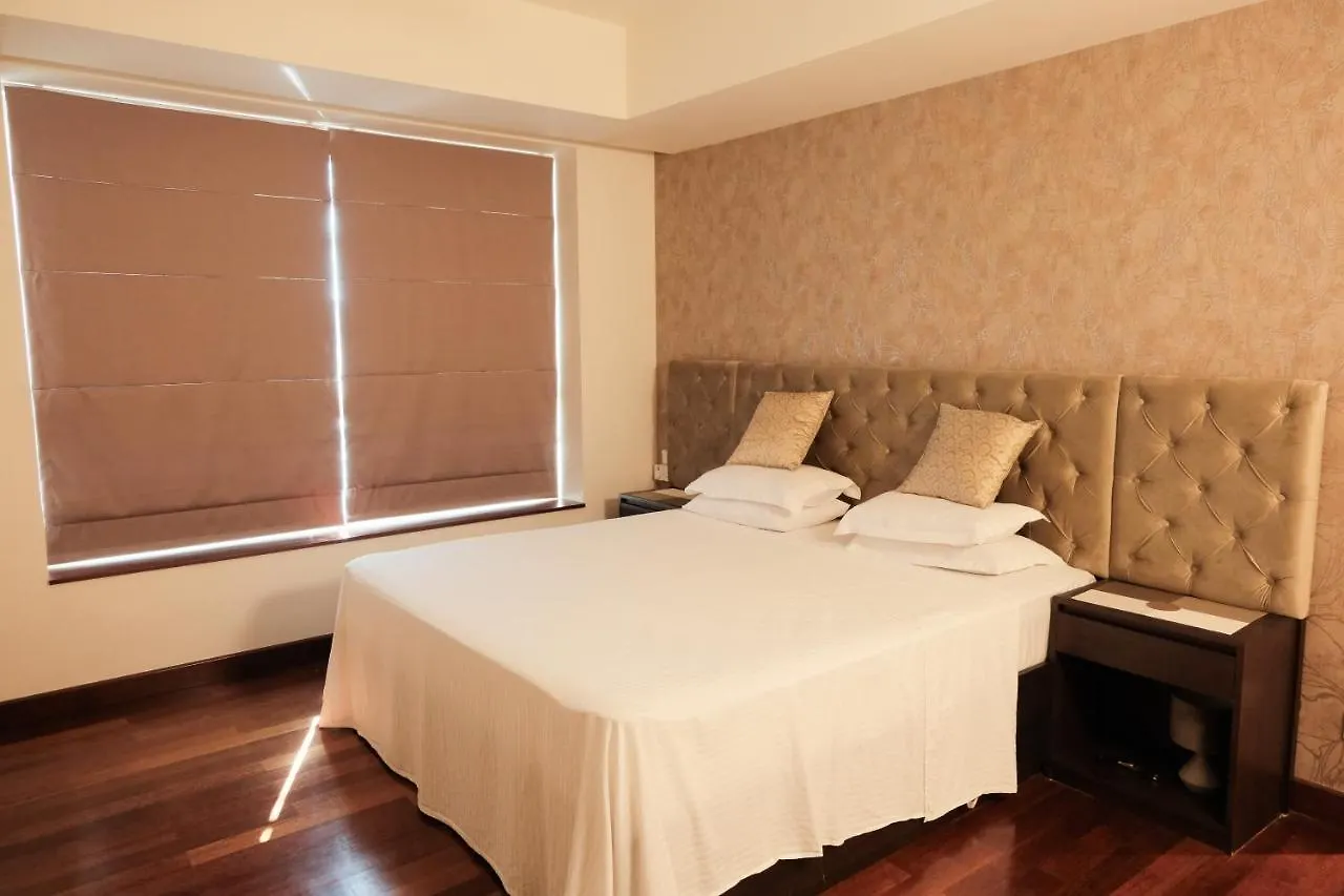 Brand New Water Front Luxury Cinnamon Suites Apartment In Heart Of Colombo City