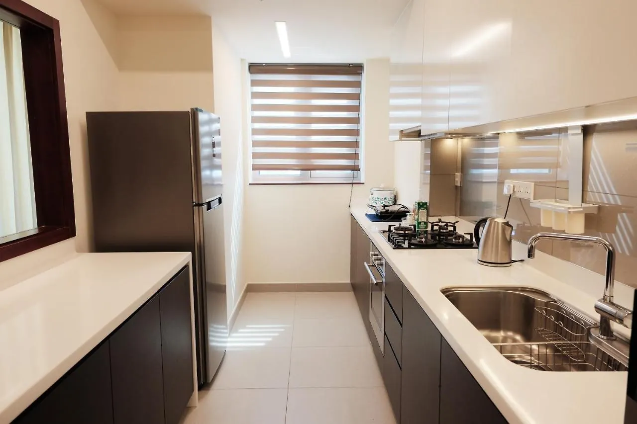 Brand New Water Front Luxury Cinnamon Suites Apartment In Heart Of Colombo City