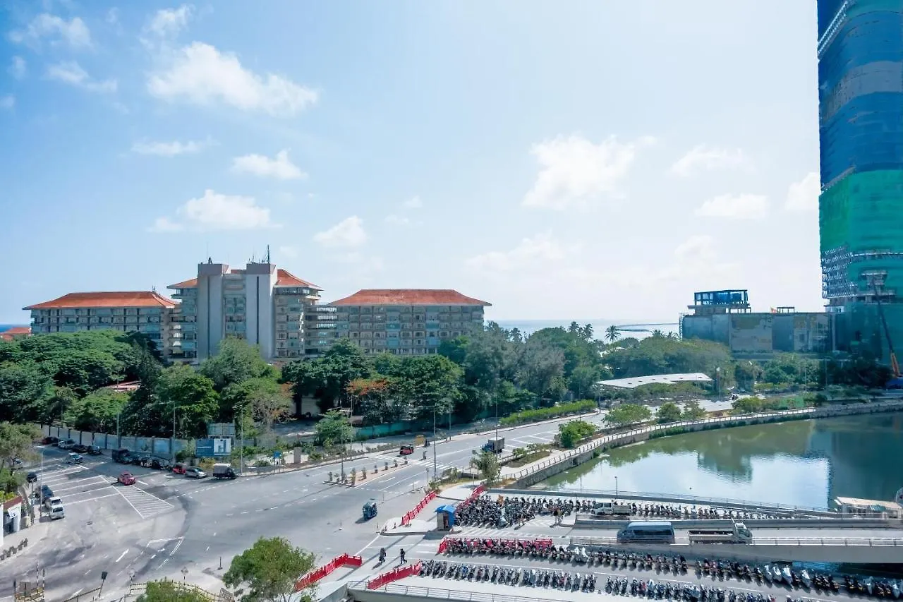 Brand New Water Front Luxury Cinnamon Suites Apartment In Heart Of Colombo City Sri Lanka