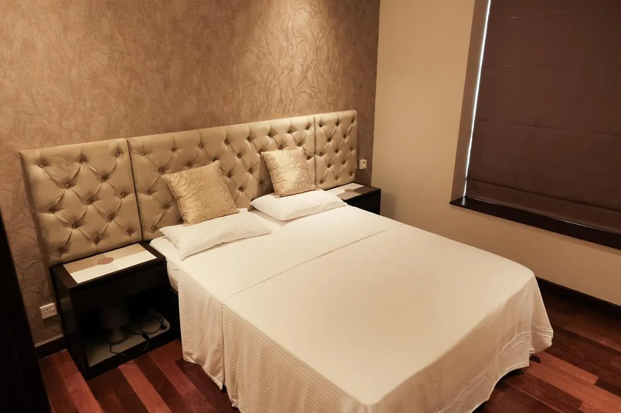 Brand New Water Front Luxury Cinnamon Suites Apartment In Heart Of Colombo City