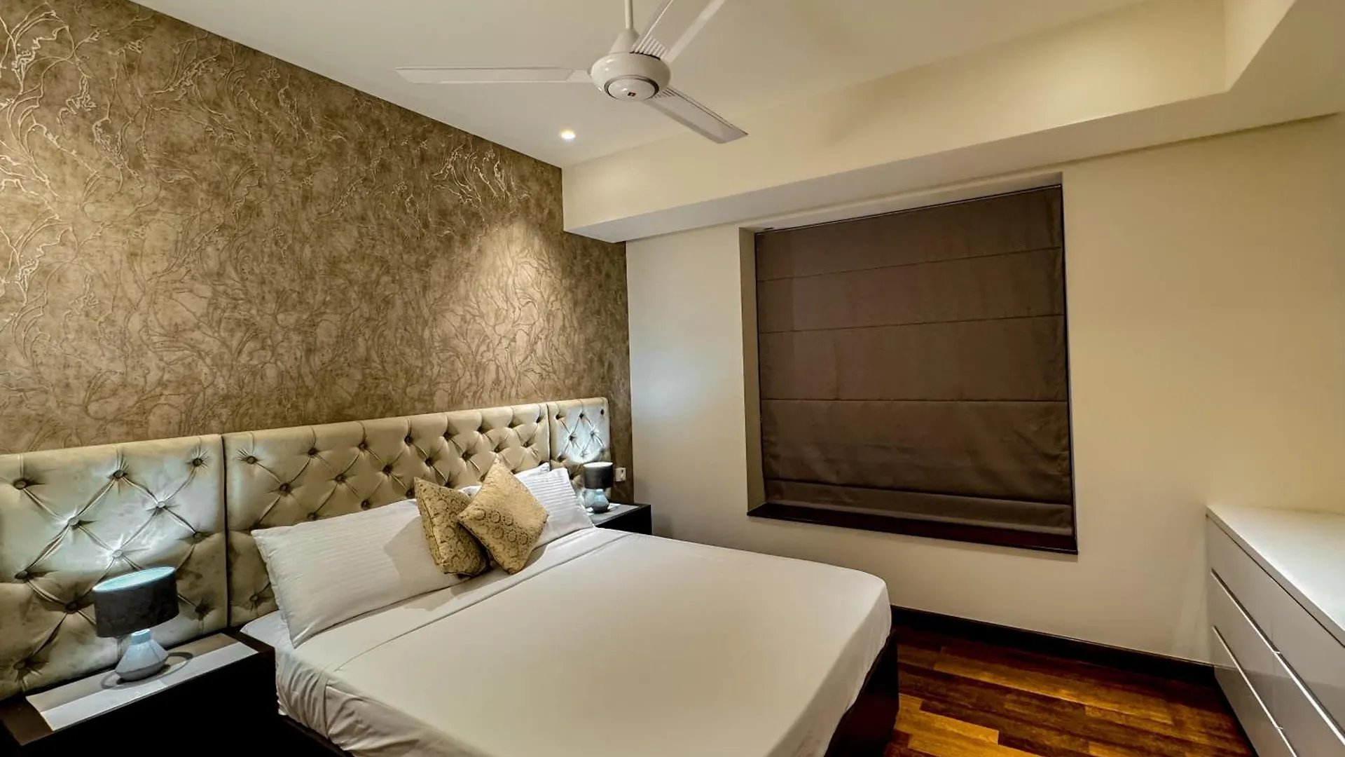 Brand New Water Front Luxury Cinnamon Suites Apartment In Heart Of Colombo City