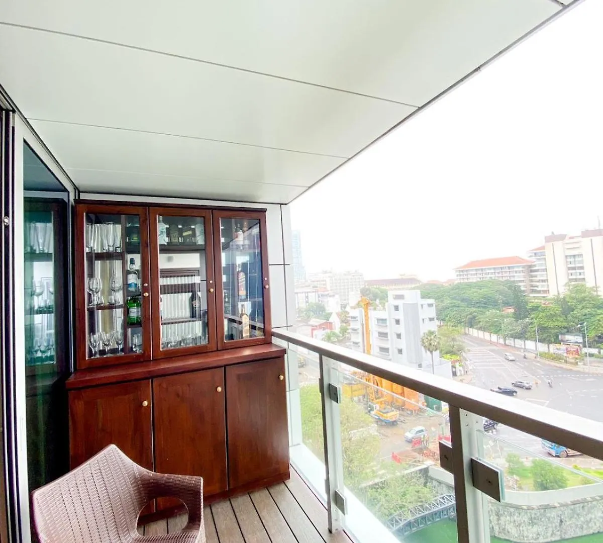 Brand New Water Front Luxury Cinnamon Suites Apartment In Heart Of Colombo City