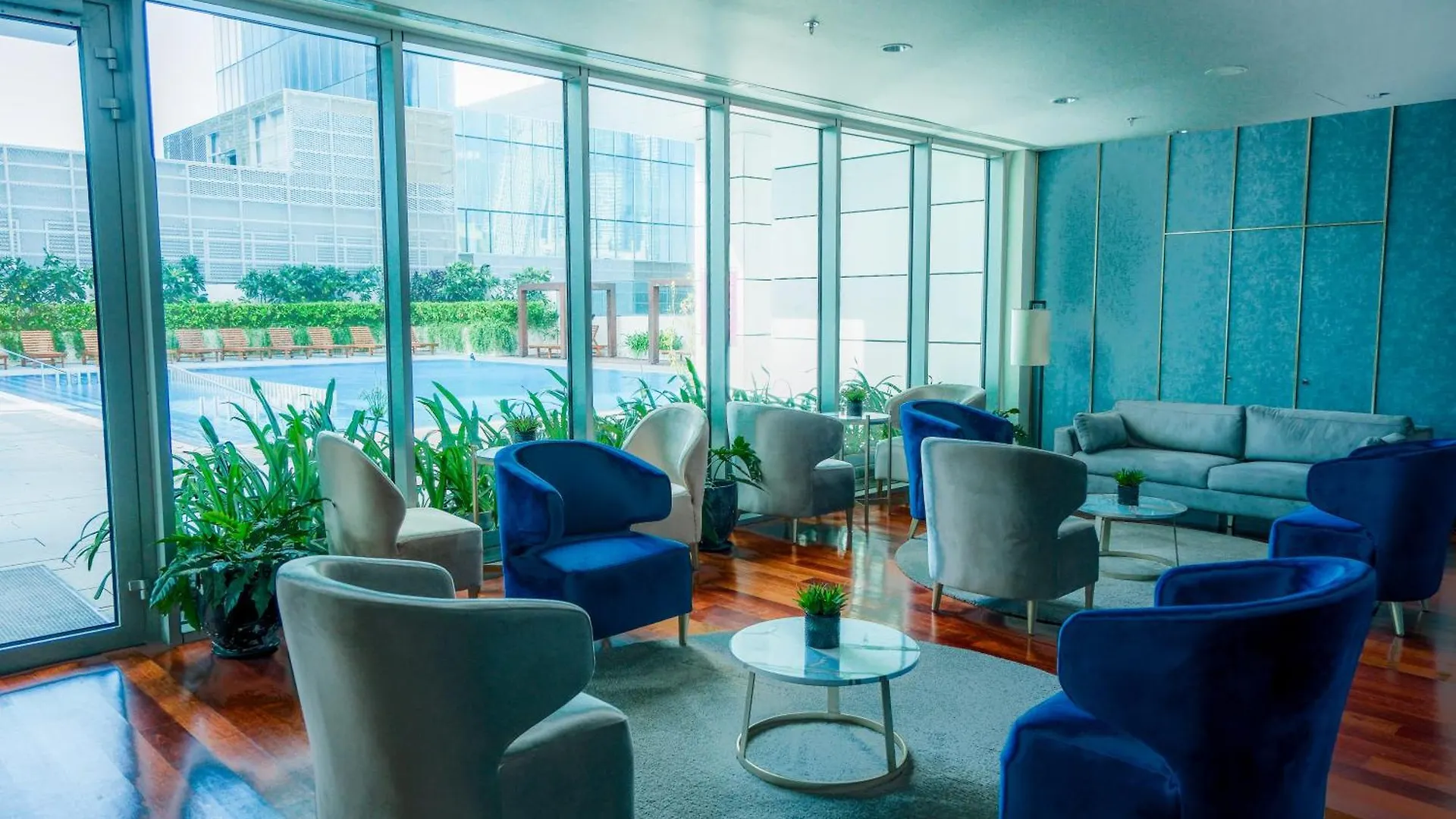 Brand New Water Front Luxury Cinnamon Suites Apartment In Heart Of Colombo City Sri Lanka